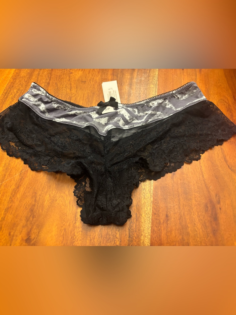 NWT size small undie.